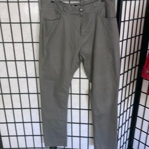 Oakley Men’s pants. Size 36X32. Gray